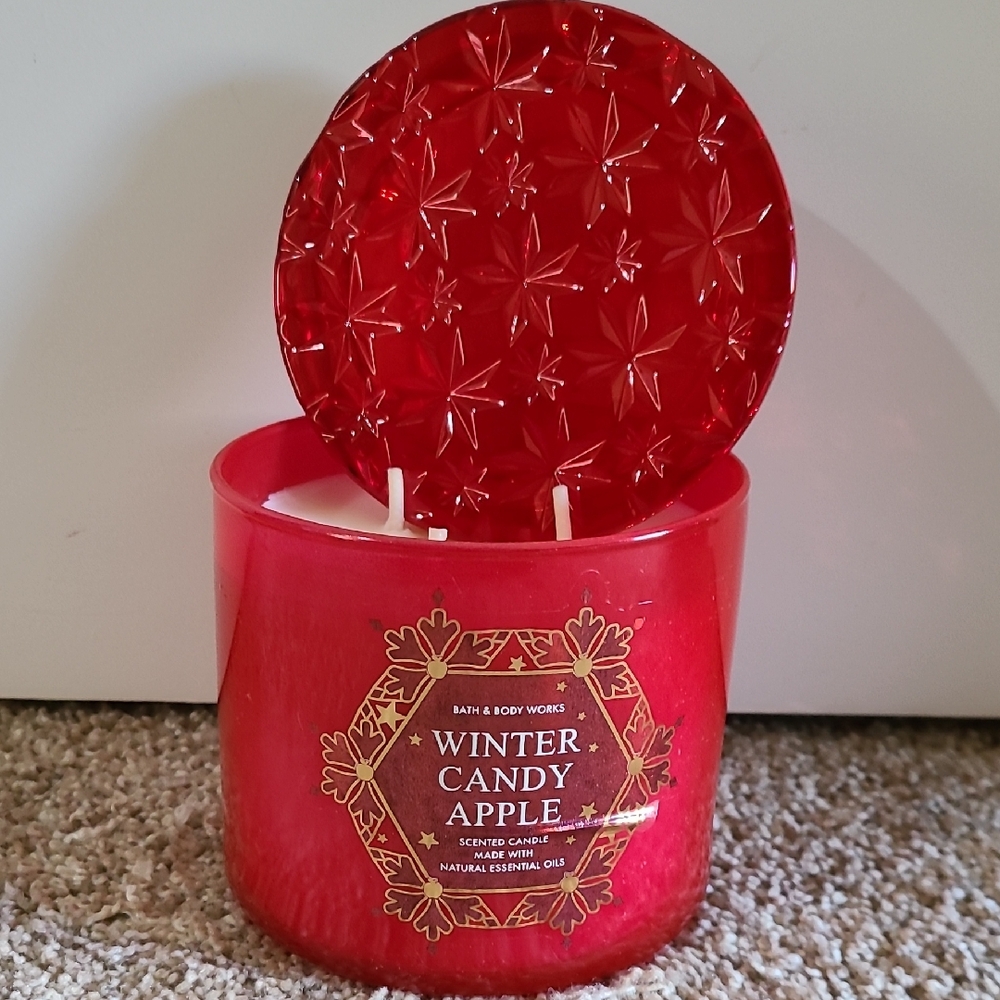 WINTER CANDY APPLE 3 Wick Candle Bath And Body Works